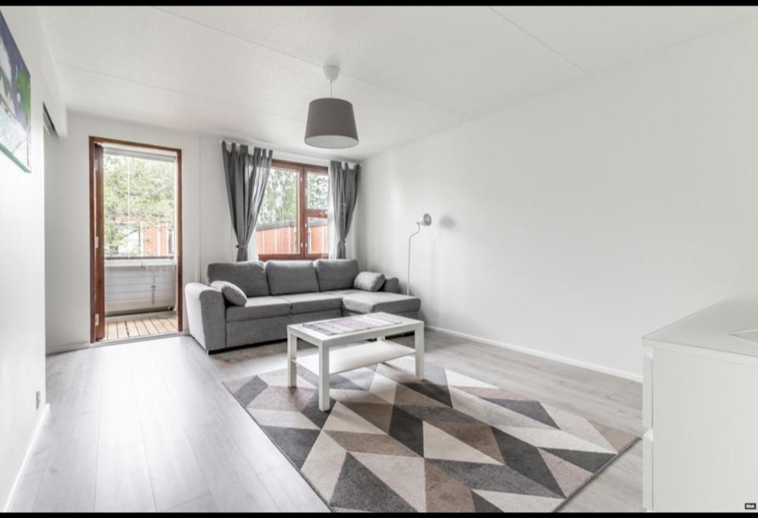 Easy And Short From The Airport Apartment Helsinki Exterior photo