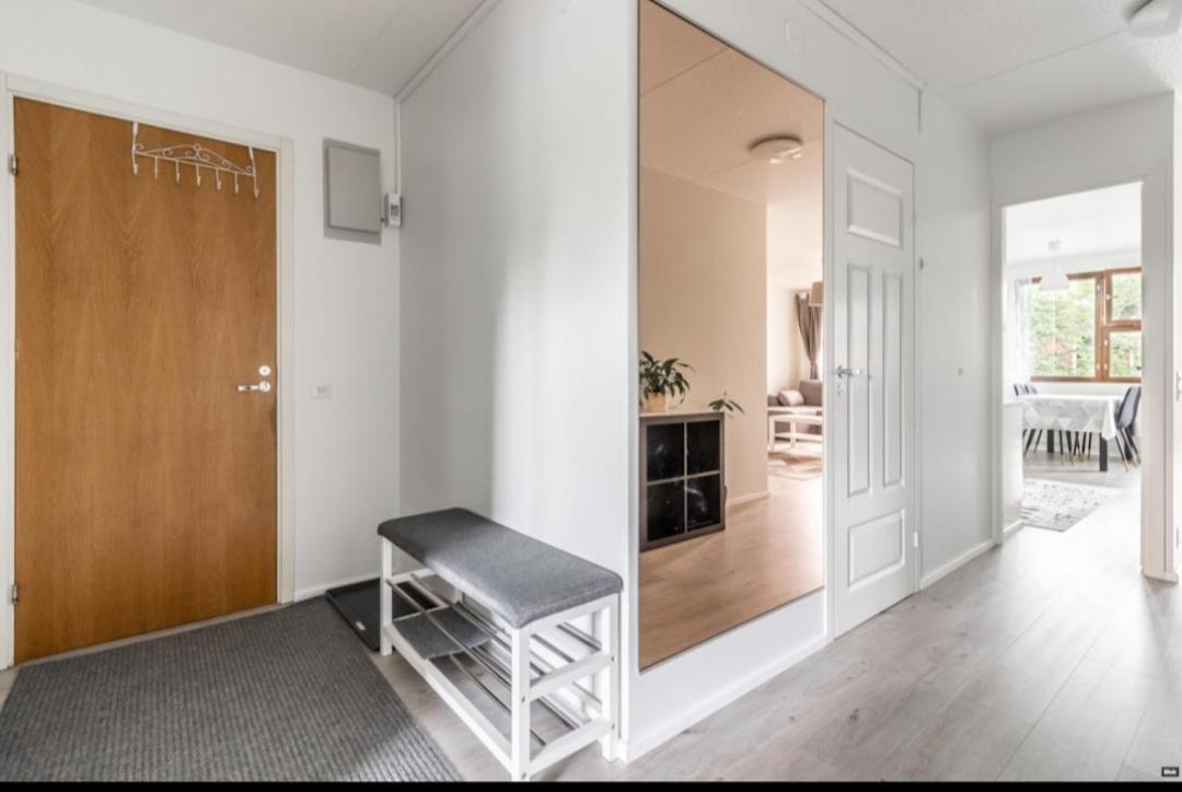 Easy And Short From The Airport Apartment Helsinki Exterior photo